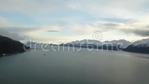 阿拉斯加海岸景色视频的预览图