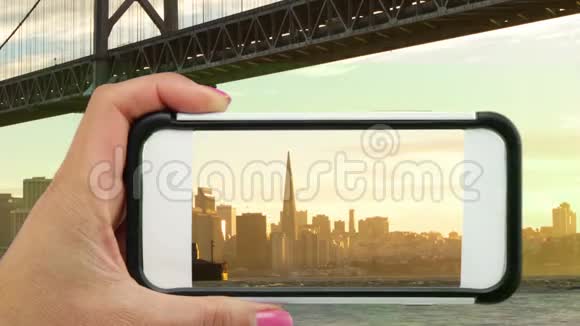 风景秀丽的旧金山通过电话视频的预览图
