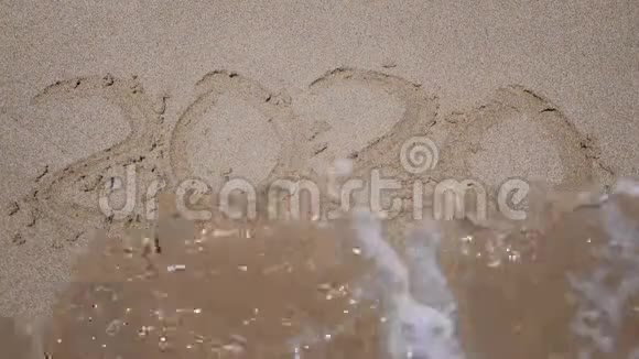 海浪冲走2020年手写在沙滩上视频的预览图