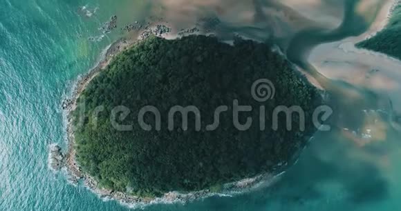 普吉岛美丽的热带Layan和Bangtao海滩的鸟瞰图视频的预览图