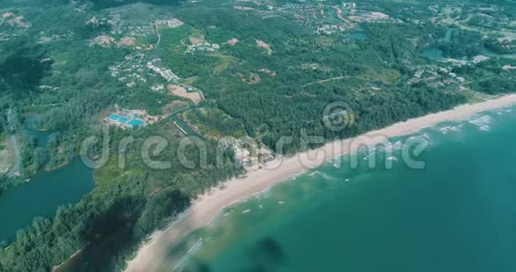 普吉岛美丽的热带Layan和Bangtao海滩的鸟瞰图视频的预览图