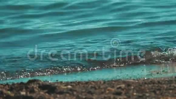 海水背景蓝色深海纹理的表面水平为您的视频做好准备抽象生活方式水视频的预览图