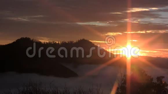喜马拉雅山的黎明视频的预览图