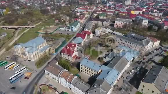 白俄罗斯格罗德诺的鸟瞰图历史悠久的市中心视频的预览图