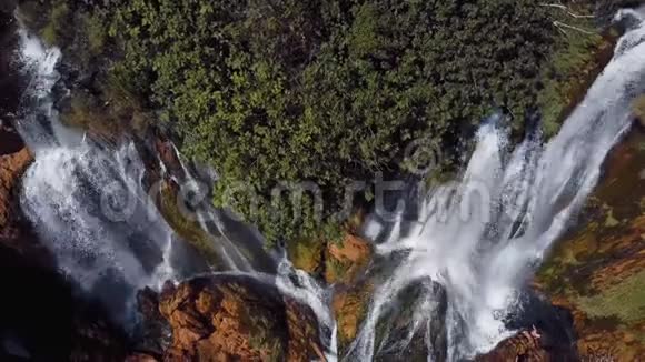 鸟瞰克拉维卡瀑布波斯尼亚和黑塞哥维那视频的预览图