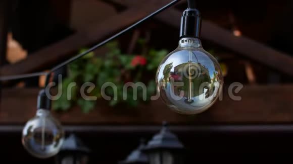 餐厅天花板上有漂亮的灯视频的预览图