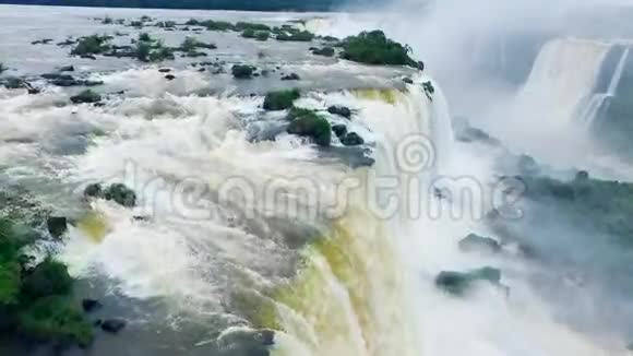 伊瓜苏河瀑布瀑布什维列夫视频的预览图
