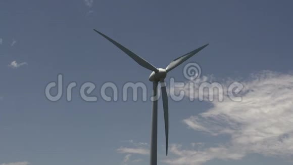 靠近澳大利亚西部奥尔巴尼风电场的风车视频的预览图