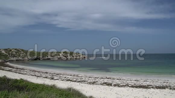 来自西澳大利亚塞万提斯镇附近海滩和海湾的潘视频的预览图