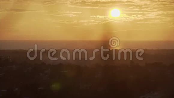 日落景色与飞鸟视频的预览图