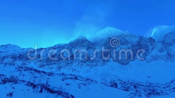 斯洛伐克冬季高塔特拉斯山的山客视频的预览图
