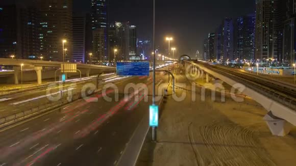 迪拜夜间交通时间流逝视频的预览图