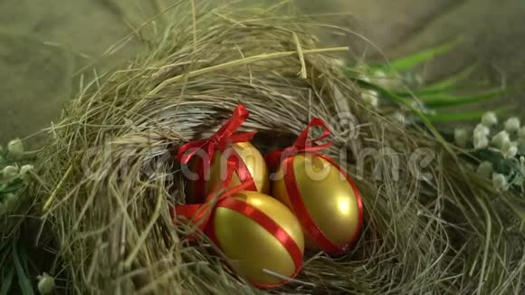 彩蛋金蛋巢里有红丝带视频的预览图
