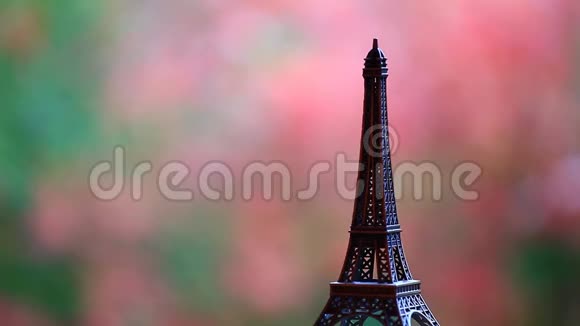 巴黎埃菲尔铁塔秋季视频的预览图