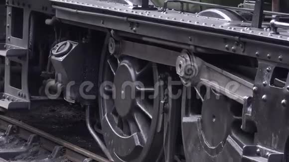 BW蒸汽动车车轮4K刹车视频的预览图