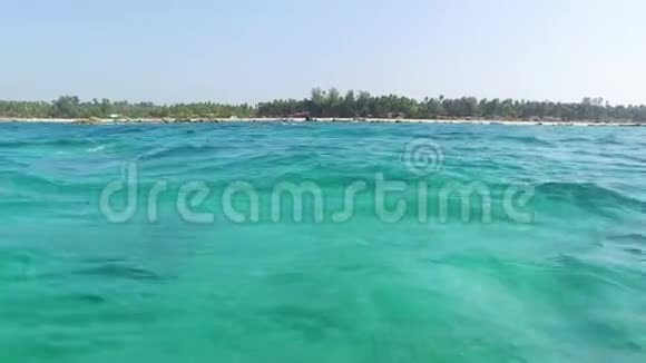 恩加帕里海滩乘船旅行视频的预览图