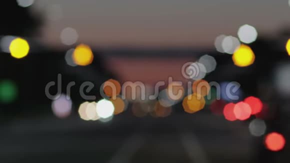 夜城路灯bokeh背景视频的预览图