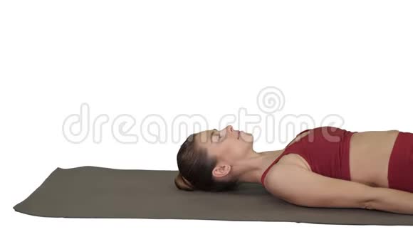 瑜伽支撑肩架姿势桑巴萨凡加萨纳在白色背景视频的预览图