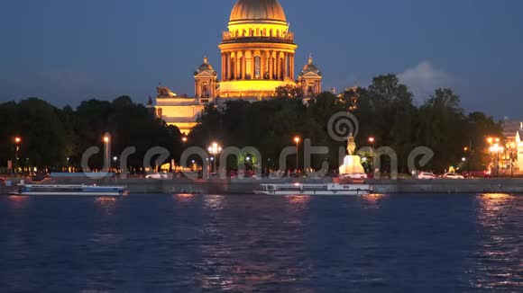 圣彼得堡涅瓦河上的参议院广场视频的预览图