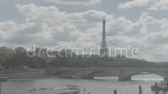 埃菲尔塔巴黎美国教堂荣军桥游艇视频的预览图
