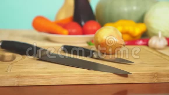 混合蔬菜煮蔬菜炖彩色背景4k慢动作多乐射击健康食品的概念视频的预览图
