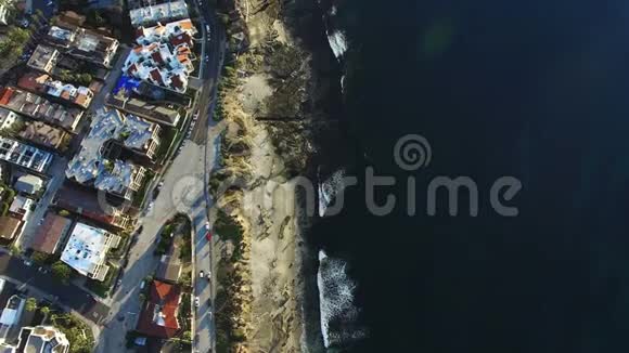从圣地亚哥和上面的一个海滩视频的预览图