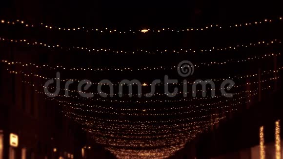 圣诞节时的城市灯光视频的预览图