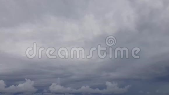 印度洋表面和蓝天的绿松石色水景漂亮的背景视频的预览图