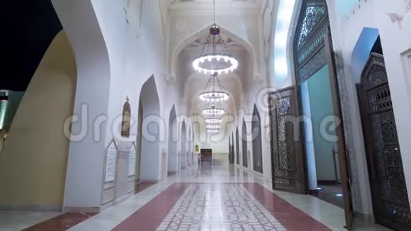 多哈时间流逝的清真寺夜晚照亮穆斯林伊斯兰阿拉卡塔尔中东视频的预览图