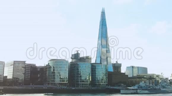 伦敦城市天际线与泰晤士河视频的预览图