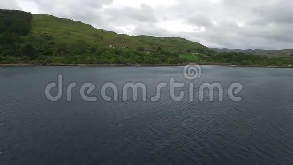 在苏格兰的克拉布海文飞过大海视频的预览图