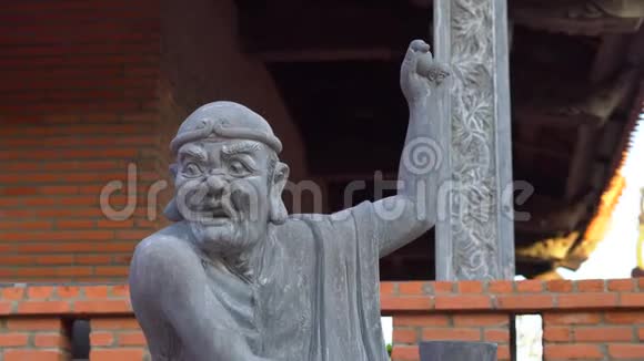 越南PhuQuoc岛HoQuoc塔佛教雕像拍摄视频的预览图