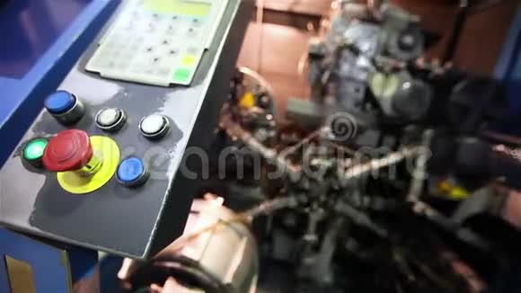 生产家具弹簧的床垫块生产弹簧的机器生产车间装配视频的预览图