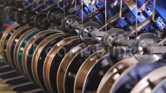 轮胎厂的钢丝圈视频的预览图