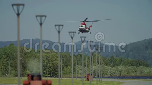 救援直升机起飞慢动作视频的预览图