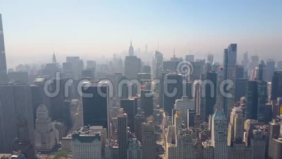从空中俯瞰曼哈顿纽约美国摩天大楼豪华住宅视频的预览图
