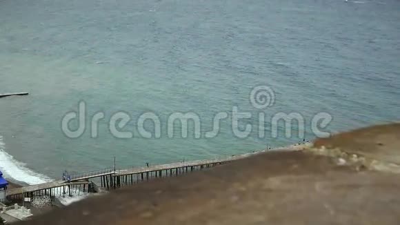 苏达克镇旧码头景观视频的预览图