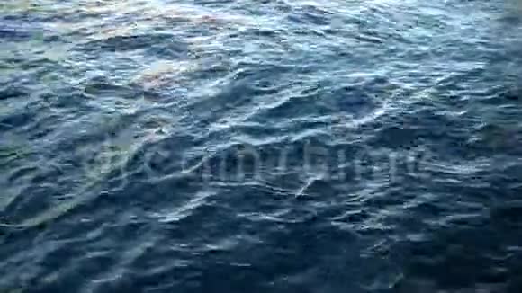碧海湾表面有小波浪视频的预览图