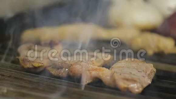鸭肉烤日本汤拉面关门视频的预览图
