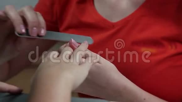 指甲的手法视频的预览图