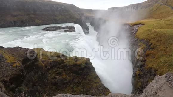 冰岛岛上的水风和岩石视频的预览图
