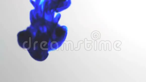 蓝色液体视频的预览图