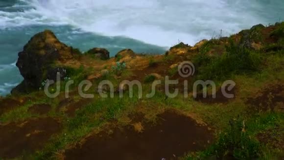 美丽的Godafoss瀑布和Skjalfandafljot河景观视频的预览图