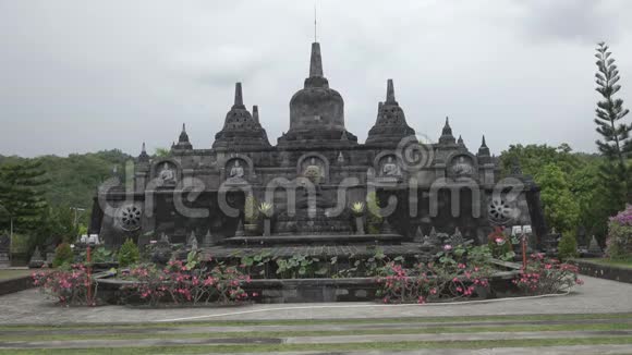 布拉马维哈拉阿拉姆佛教寺院巴厘岛印度尼西亚视频的预览图