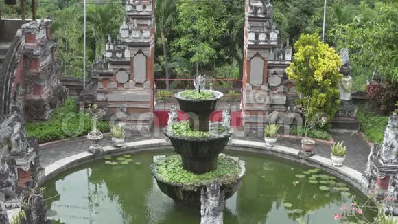 布拉马维哈拉阿拉姆佛教寺院巴厘岛印度尼西亚视频的预览图