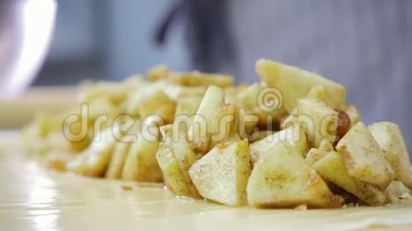 新鲜水果苹果树面团烘焙产品视频的预览图