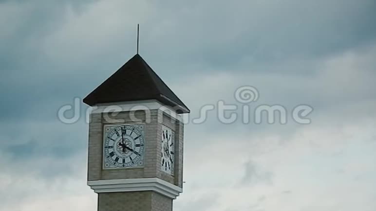 俄罗斯卡卢加地区的现代钟楼视频的预览图