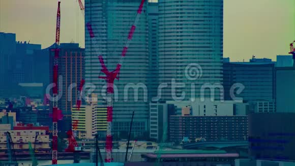 东京附近正在施工的起重机的延时视频的预览图