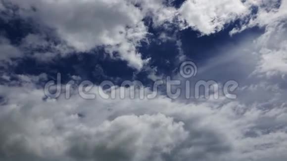 多个纬度云时间流逝24视频的预览图