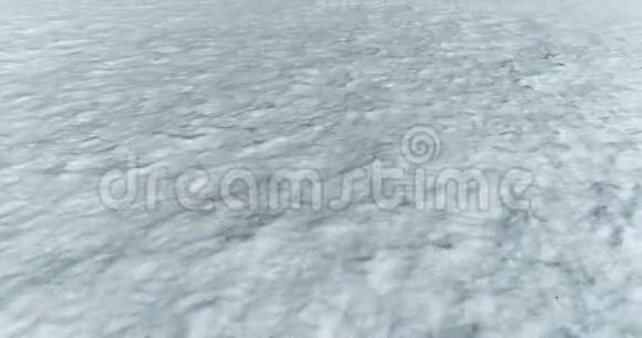 冰岛雪覆盖景观的空中景观视频的预览图